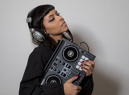 DJ Lucy Bacchanal © Severin Dostal