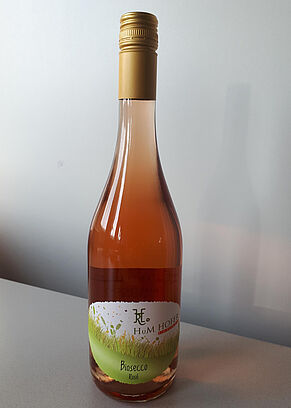 Eine Flsche Biosecco Rosé vom Bioweingut Hofer 