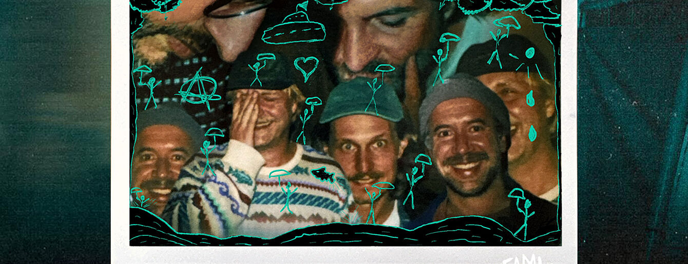grüne Fotocollage der Bandmitglieder von Steaming Satellites