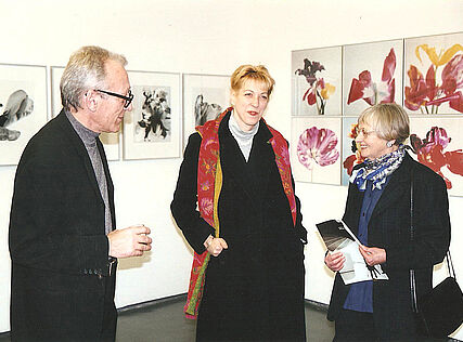 2000: WERKSCHAU V_ Elfriede Mejcharv. li.: Josef Wais, Gudrun Schreiber, Elfriede Mejchar, Archiv FOTOGALERIE WIEN