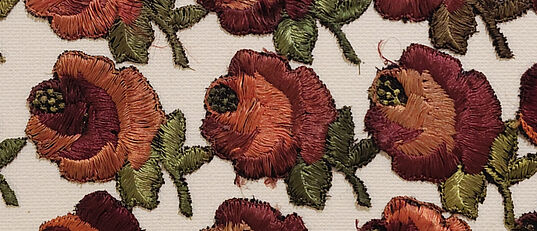 gestickte Blumen auf einem Textil