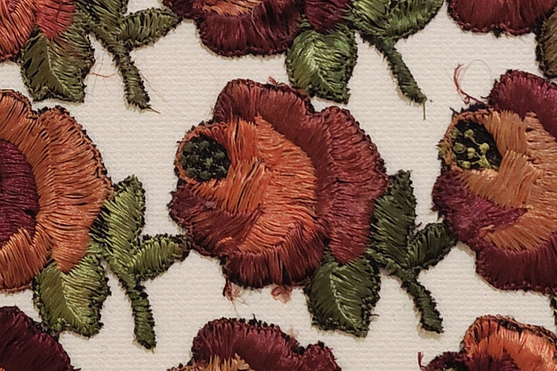 gestickte Blumen auf einem Textil