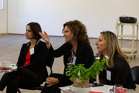 3 Personalverantwortliche bei der Diskussion