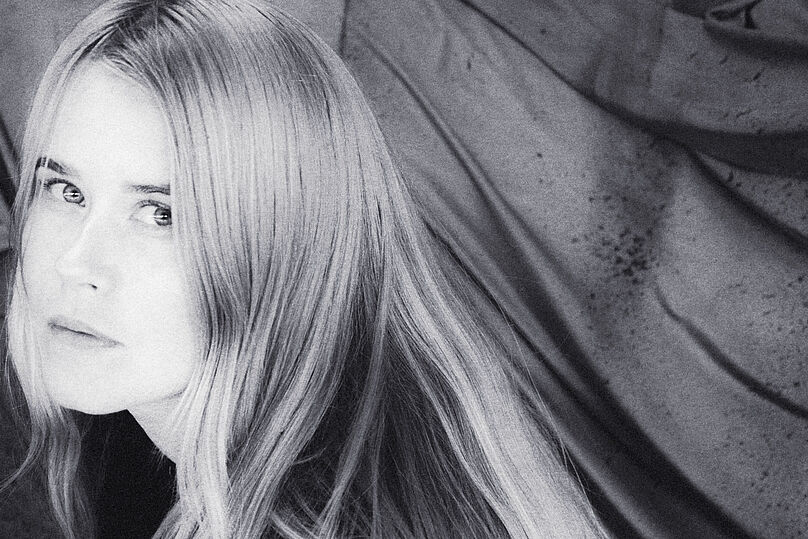 Anna von Hausswolff, schwarz-weiß Portrait von Philip Svensson_7.2.2026 live im WUK