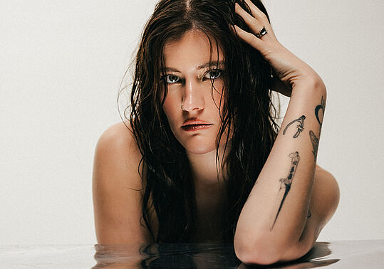 Madeline Juno © Jakob Marwein