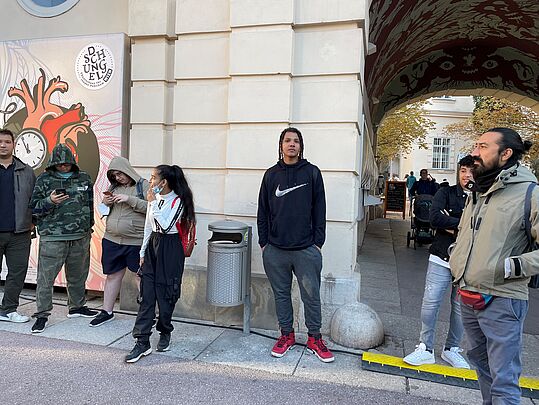 Jugendliche bei einer Veranstaltung im Museumquartier