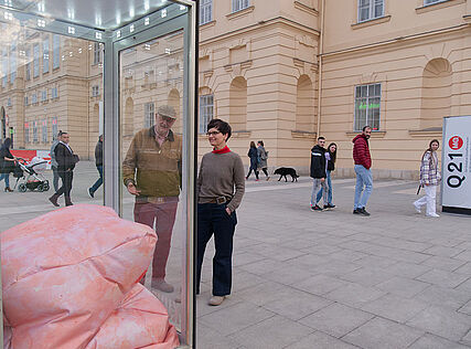 Ein-Zelle – Zellatmung, 2022. pneumatic sculpture, KUNSTZELLE, MuseumsQuartier Vienna