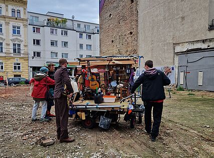 building < against, Bussi Gruppe Workhsop (c) Magdalena Scheicher