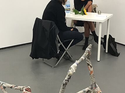 2019: WERKSCHAU XXIV_Michaela MoscouwSpeed dating – meet the artist – ask a question zur Eröffnung, Archiv FOTOGALERIE WIEN