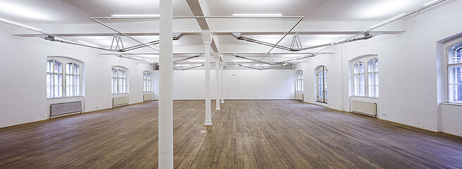 Halle leer, Thaler