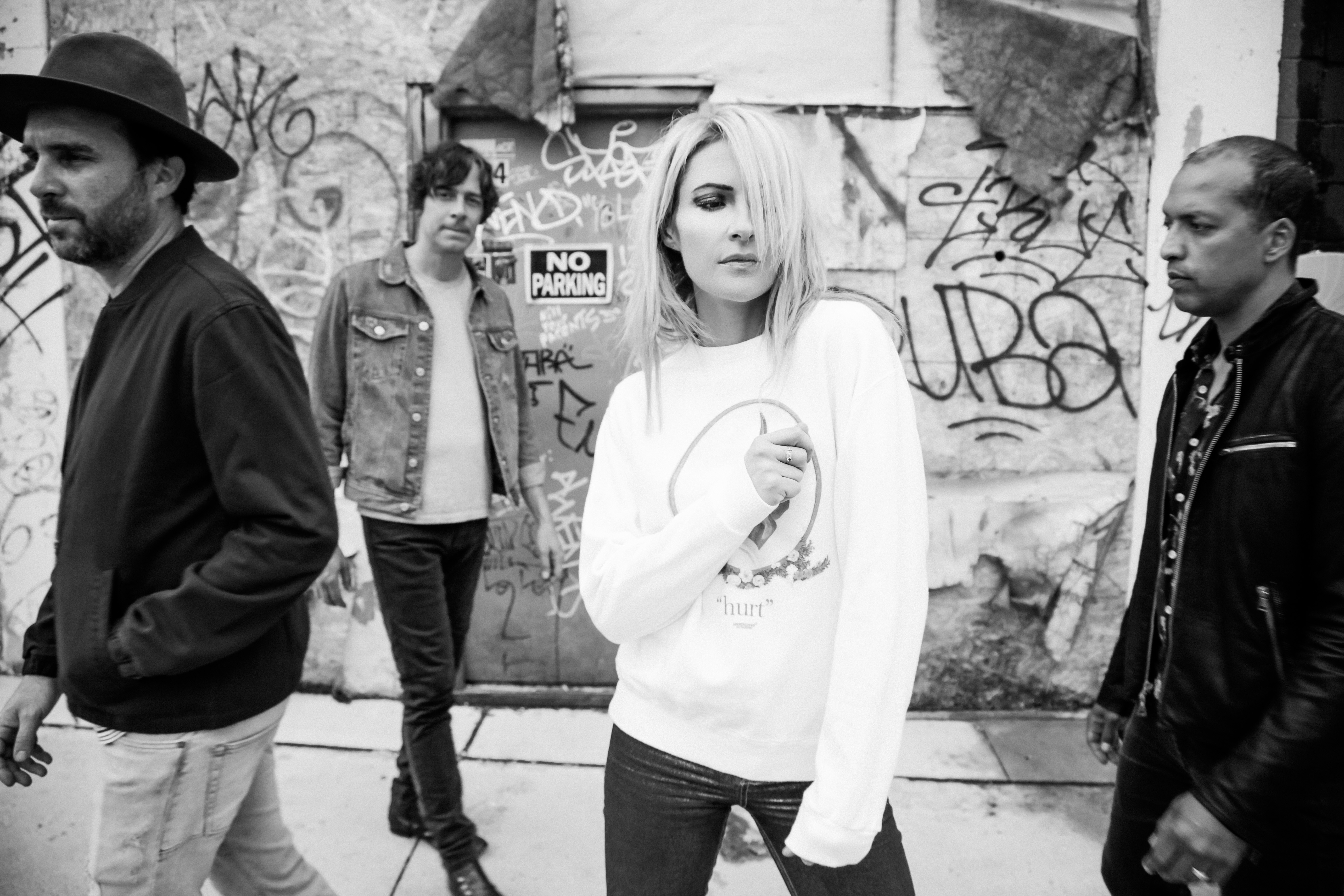 Metric. Группа Metric. Metric солистка. Канадская группа Metric. Metric группа фото.